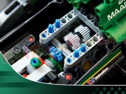 LEGO Technic 42240 foto 12