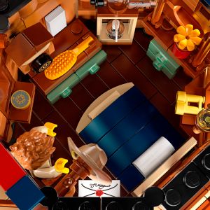 Assets/LEGO_21318_Feature6.jpg