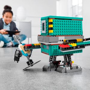 Assets/LEGO_75253_Feature4.jpg